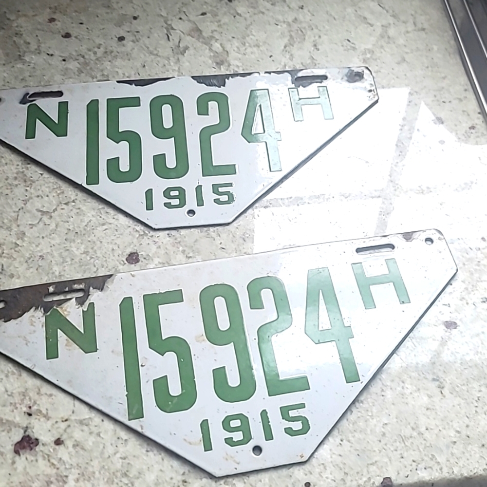Set of 1915 License Plates Made in PA